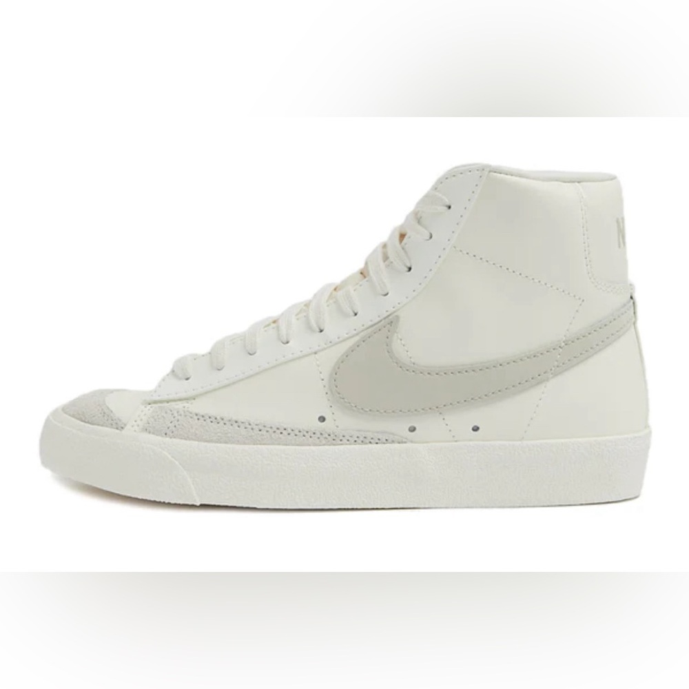 Nike Cream Women’s Blazer Mid